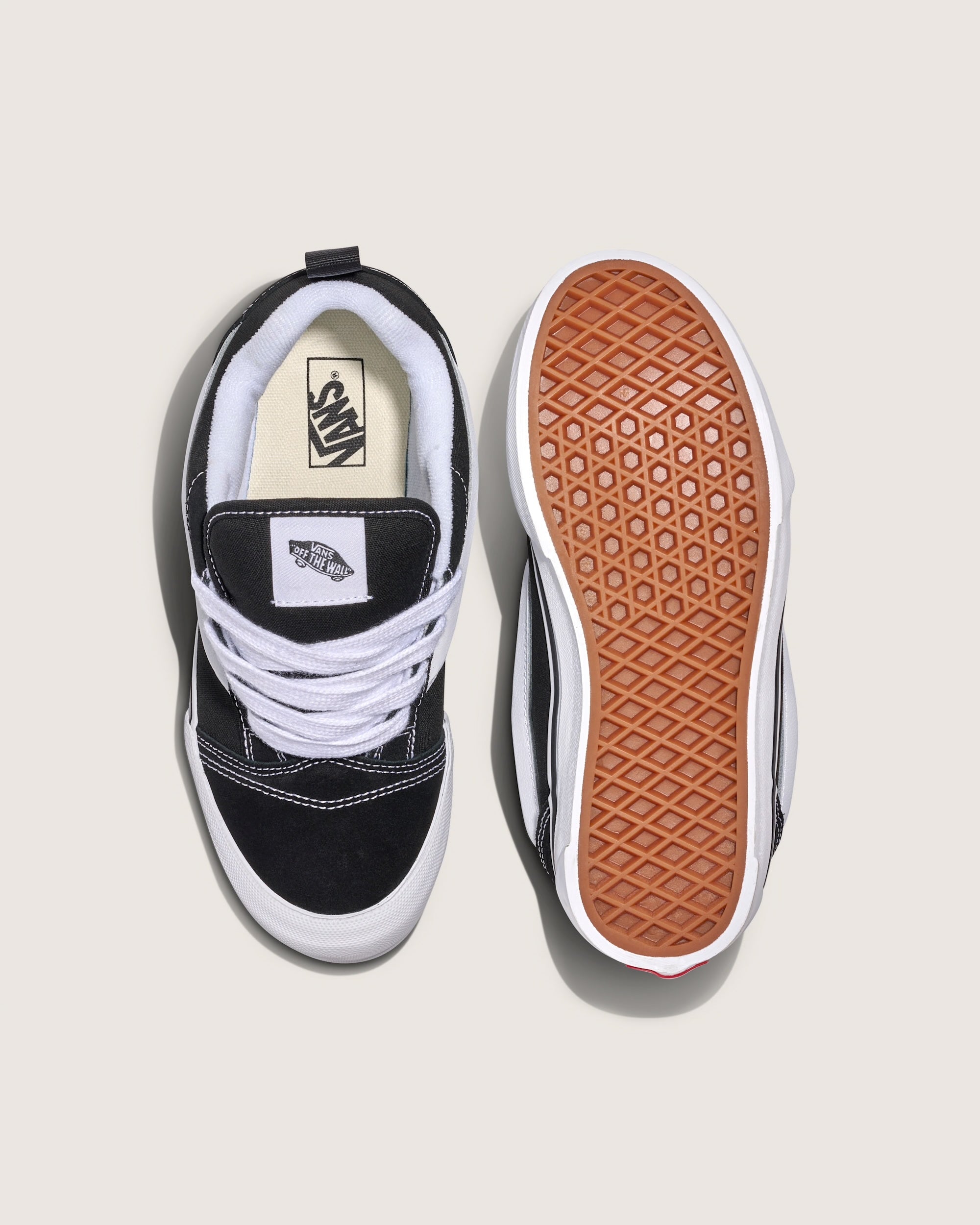 Big Kids Vans Knu Skool Shoes Black/True White