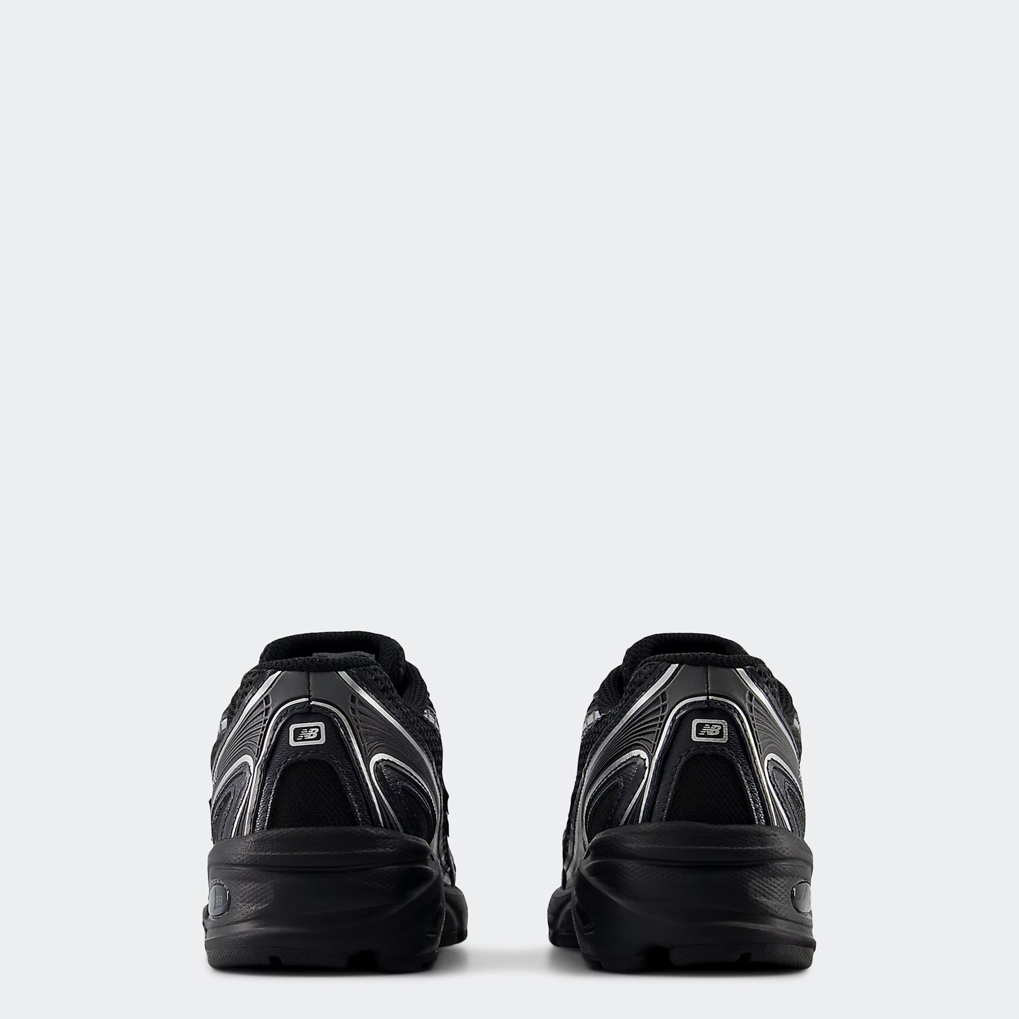 Big Kids New Balance 740 Bungee Shoes Black / Silver Metallic