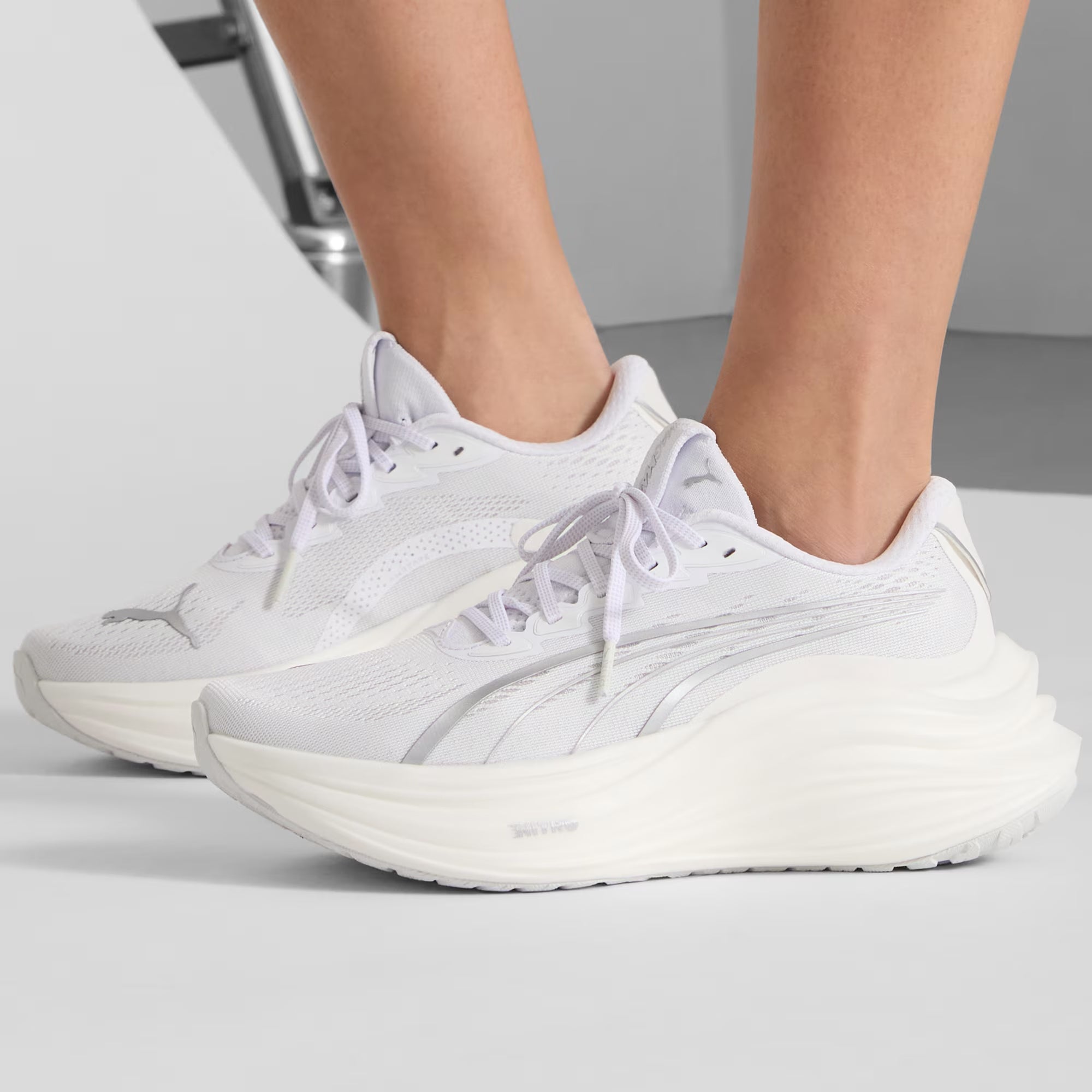 Women's PUMA MagMax NITRO Road Running Shoes White / Silver