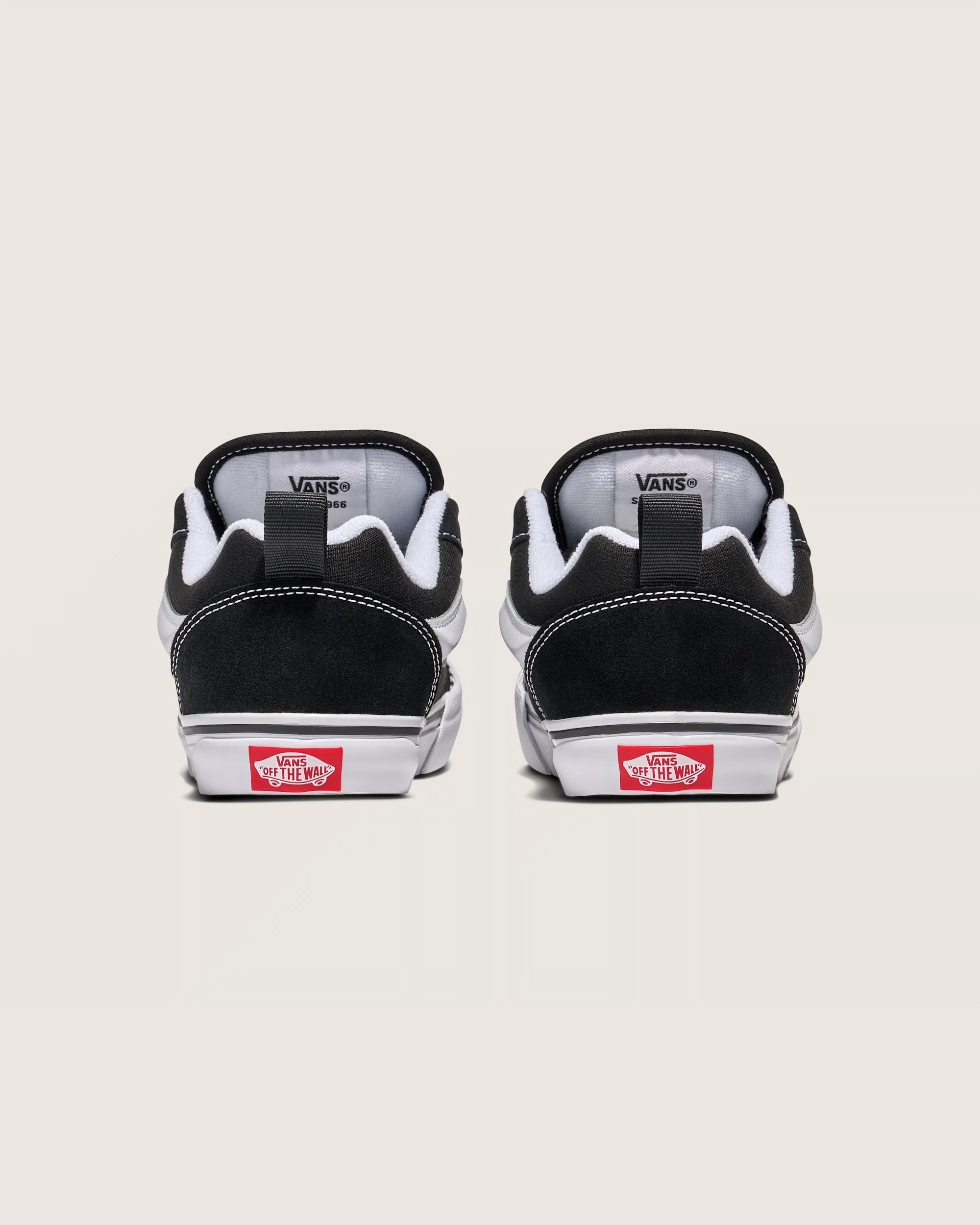 Big Kids Vans Knu Skool Shoes Black/True White
