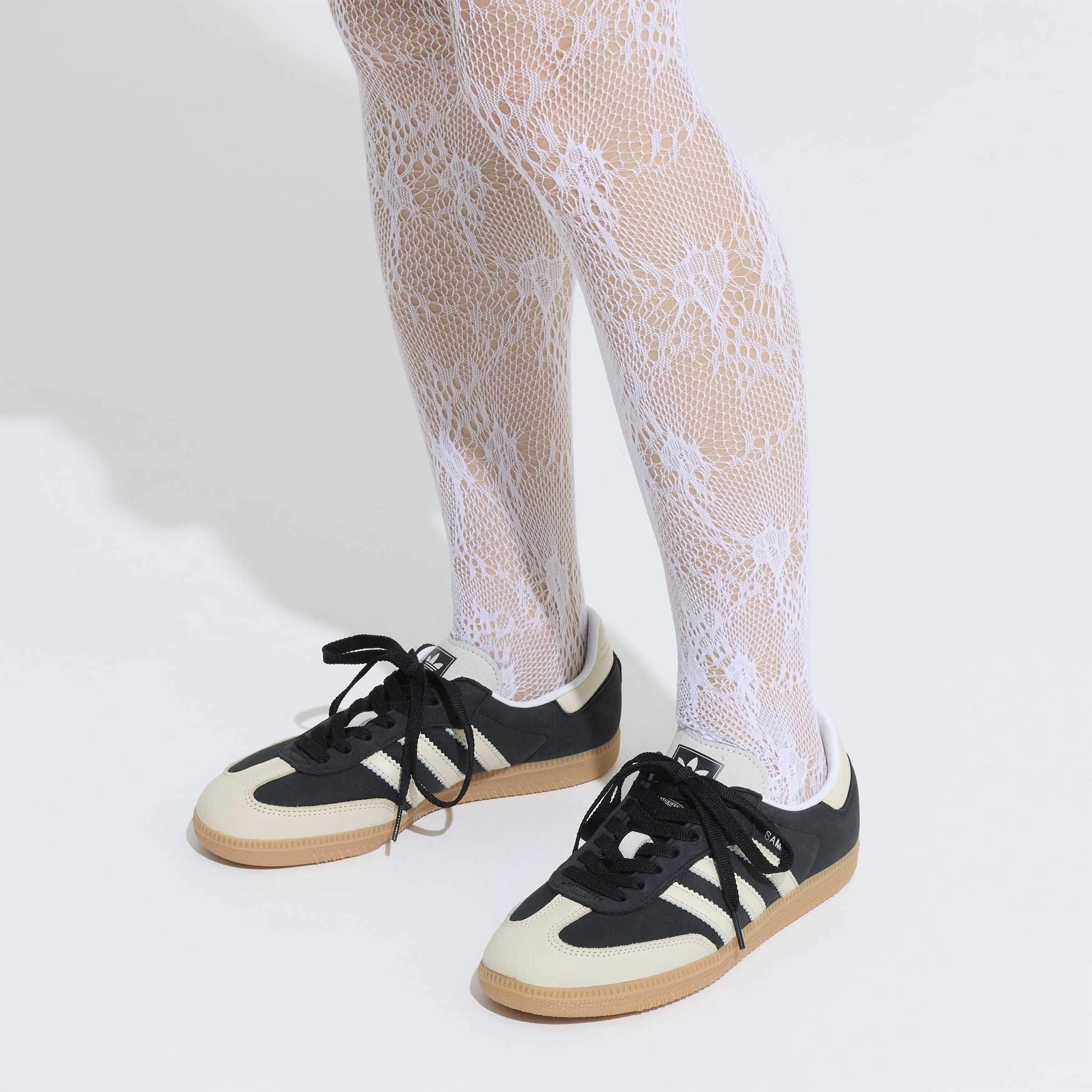 Women's adidas Originals Samba OG Shoes Black / Wonder White