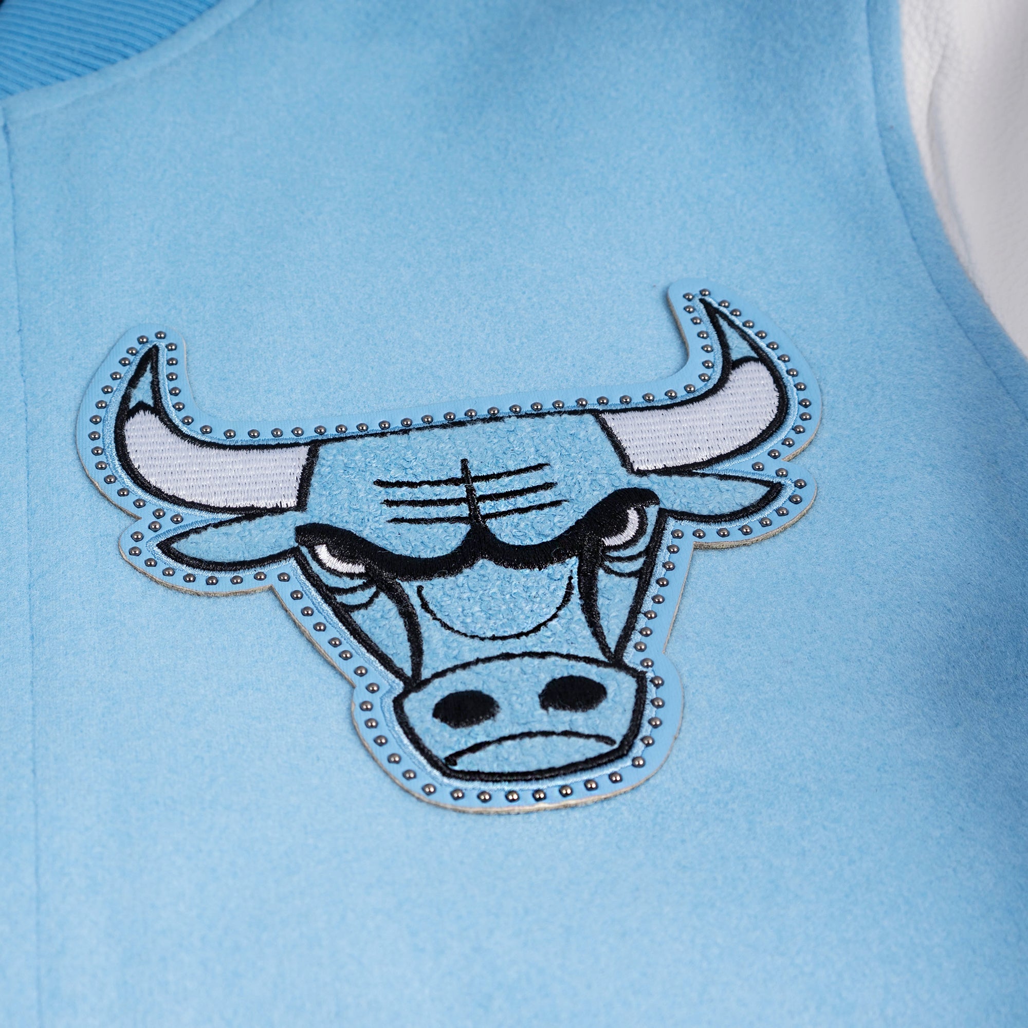 Men’s Pro Standard Chicago Bulls Varsity Jacket University Blue / White