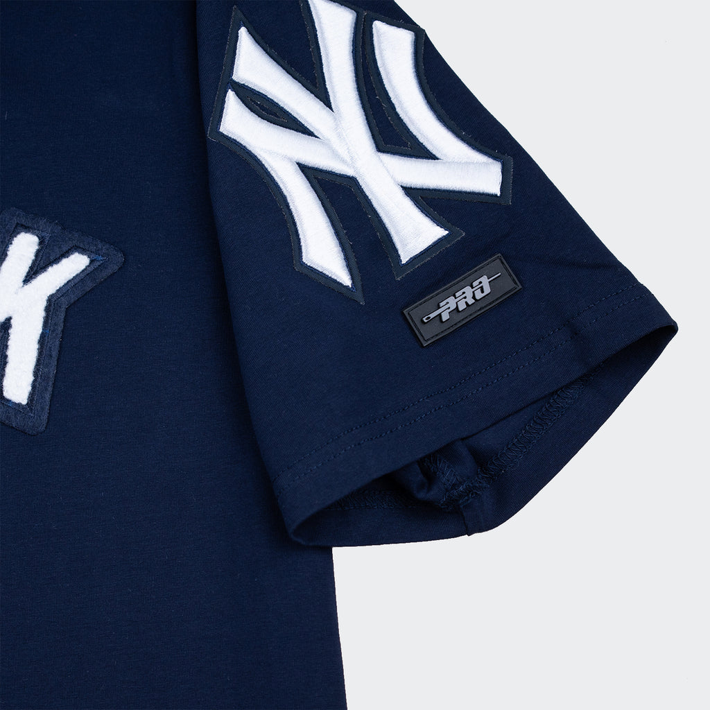 Pro Standard Men New York Yankees Stacked Logo Pro Team Shirt (Navy)