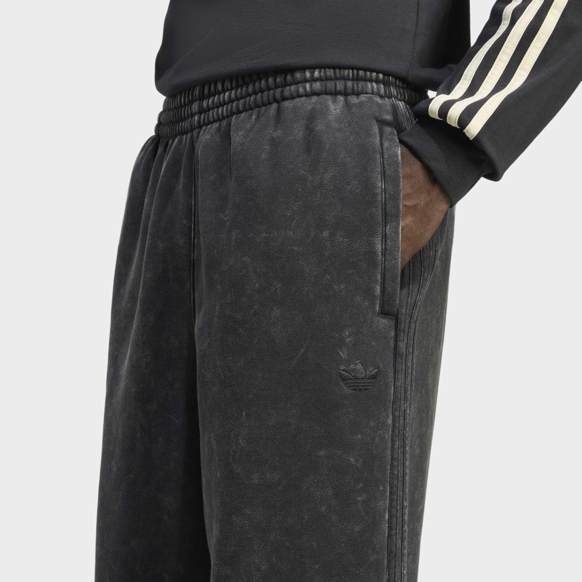 Men's adidas Originals Washed Sweat Pant Black | Chicago City Sports
