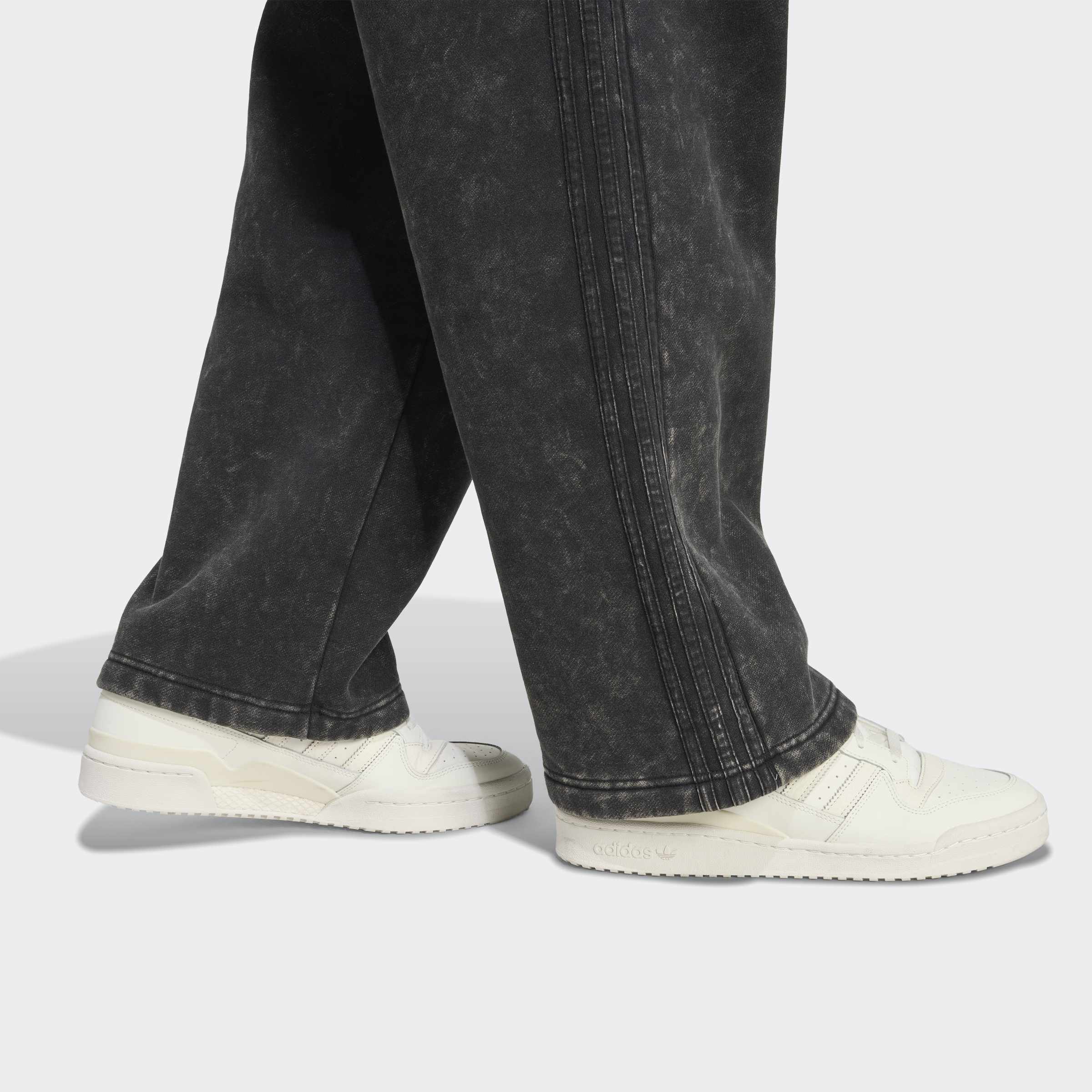 【BLACK】Washed sweat slacks Men's adidas Originals Washed Sweat Pant Black | Chicago City Sports