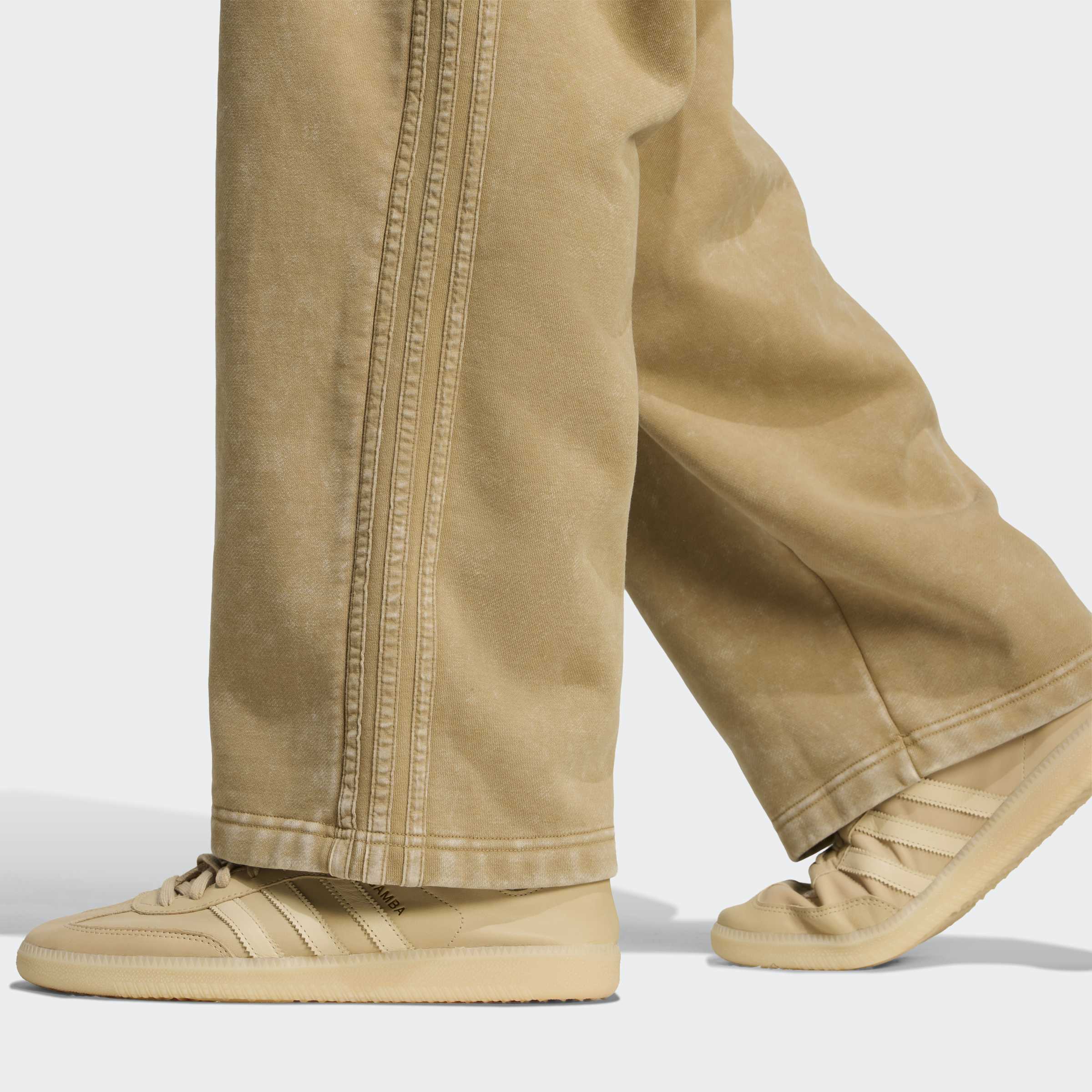 Men's adidas Originals Washed Sweat Pant Cardboard