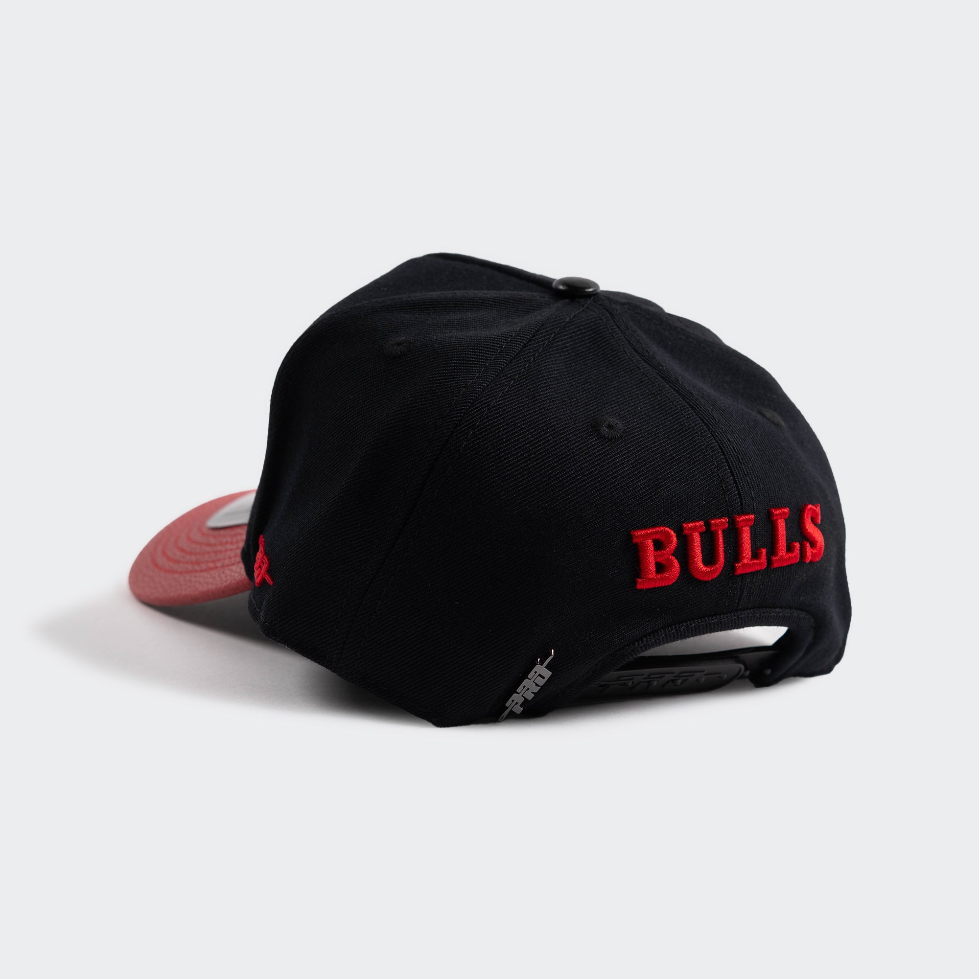 Pro Standard Chicago Bulls Snapback Hat Black Red