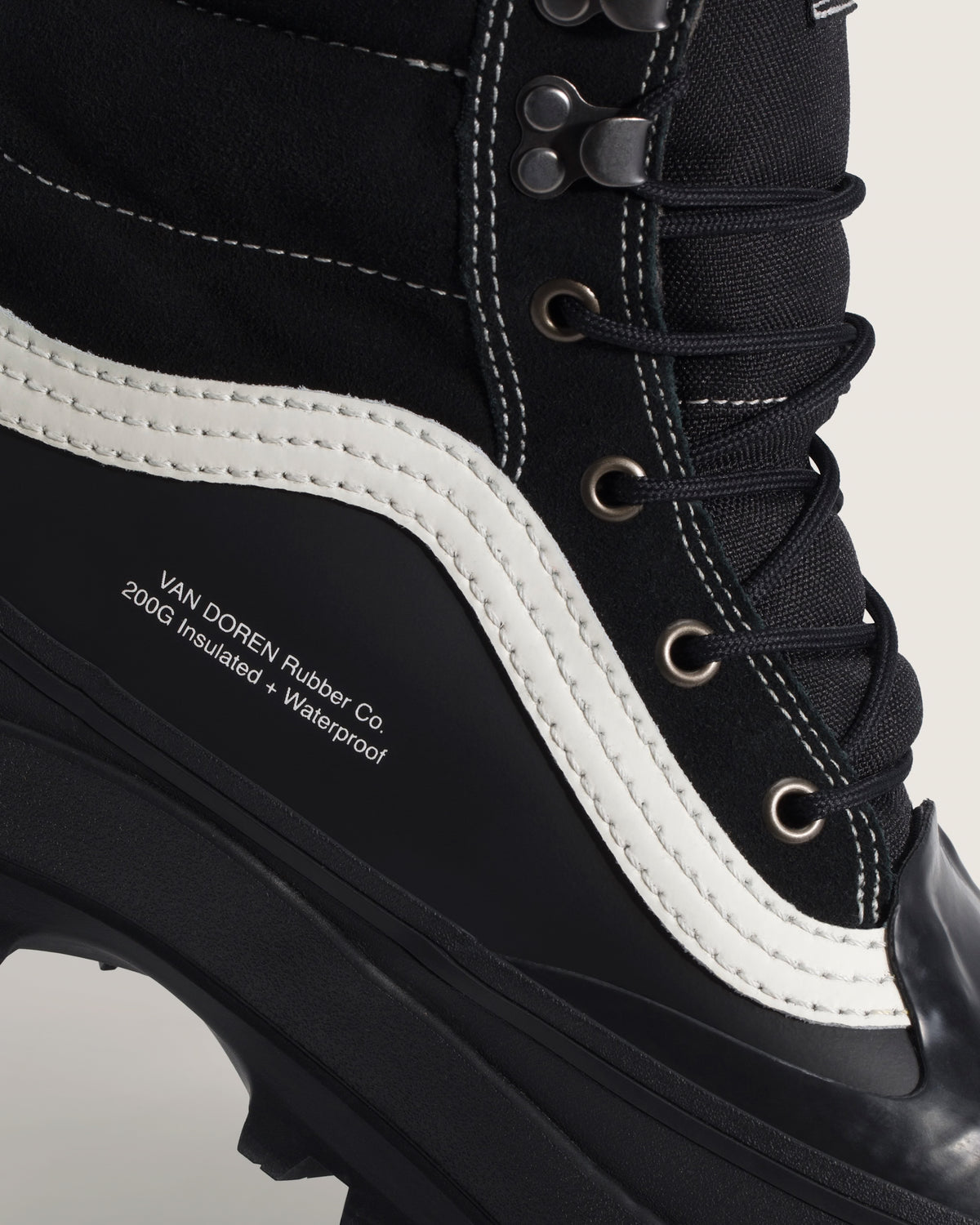 Men's Vans Standard Mid 2.0 Boots Black/White