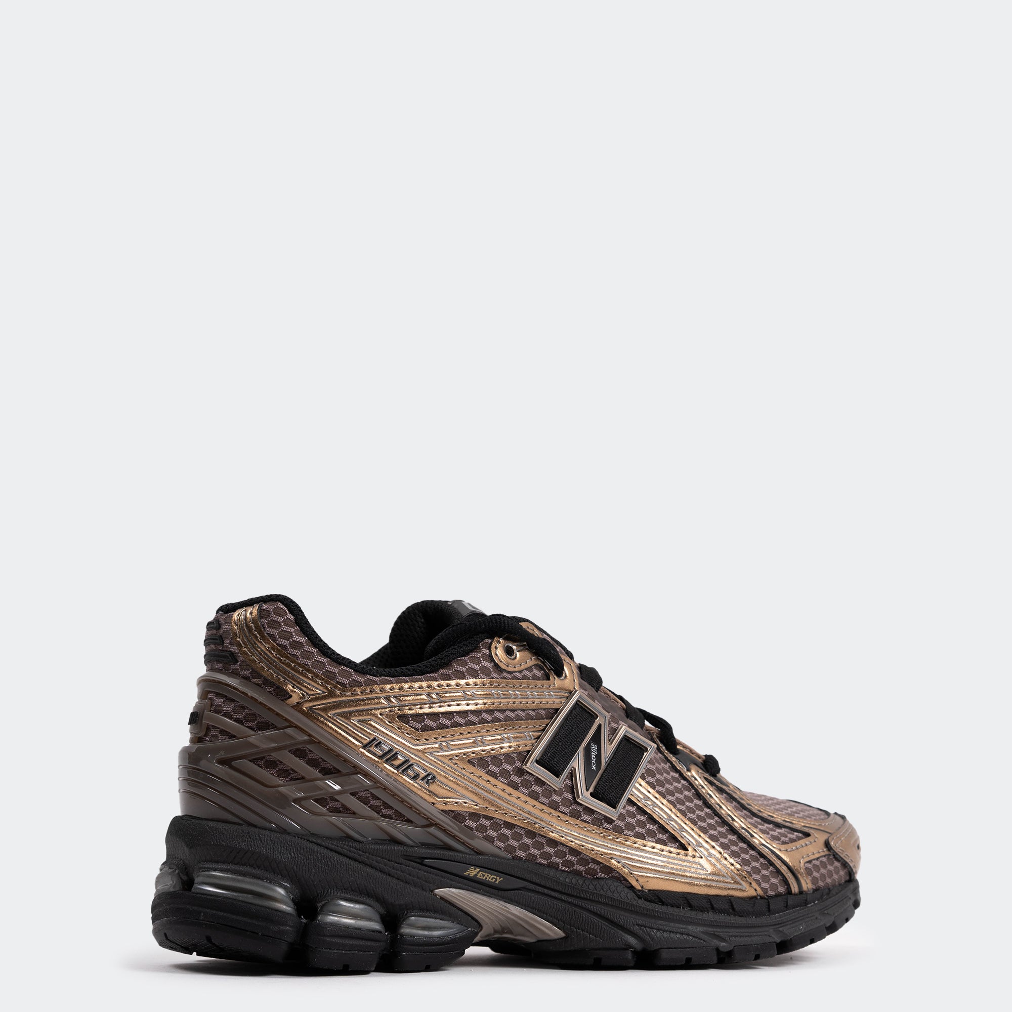 New Balance 1906R スニーカー The New Balance 1906R's run keeps getting better and bolder with