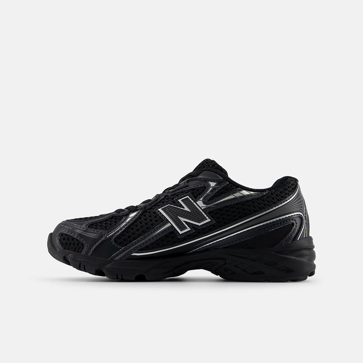Little Kids New Balance 740 Bungee Lace Shoes Black with Silver Metallic