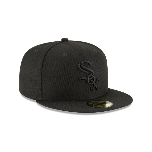 New Era White Sox Blackout 59FIFTY Fitted Cap