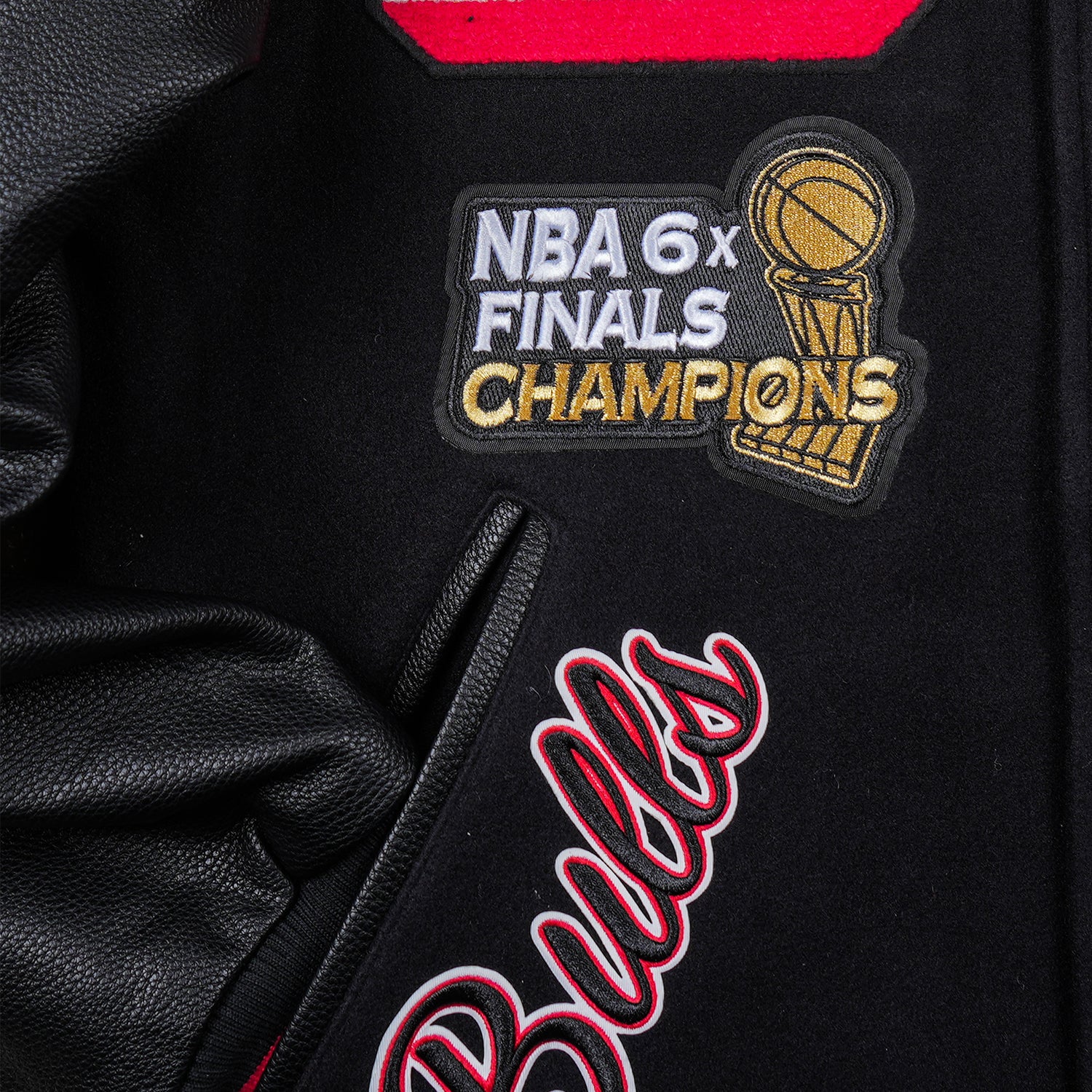Maker of Jacket NBA Teams Jackets Chicago Bulls 6X Champion Finals Varsity