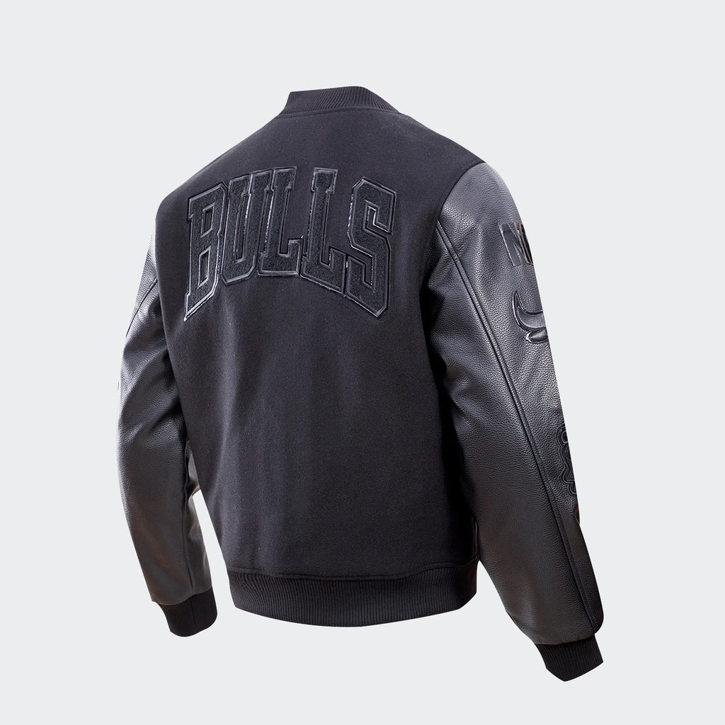 Men’s Pro Standard Chicago Bulls Varsity Jacket Triple Black