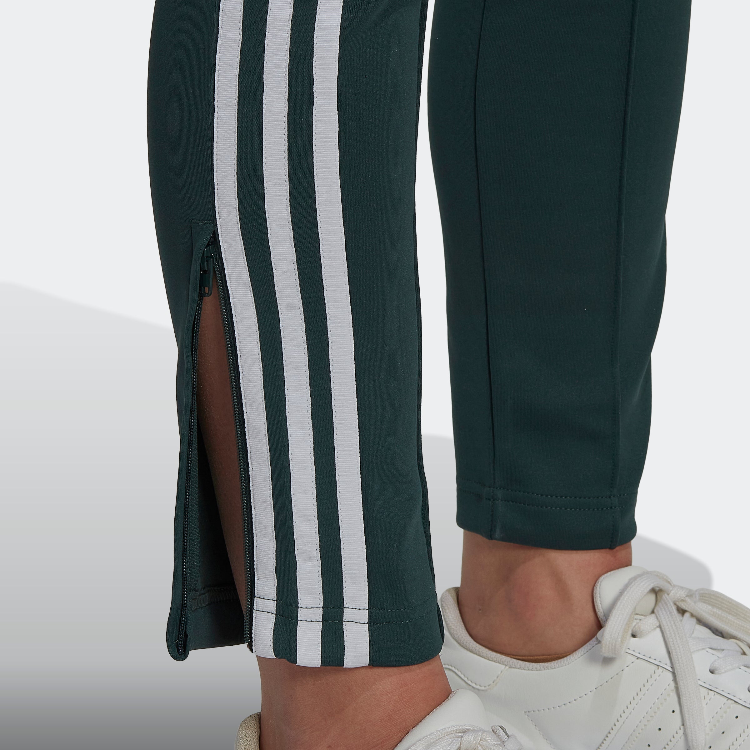 adidas Adicolor Heritage Now Velour Pants - Green | Women's Lifestyle |  adidas US
